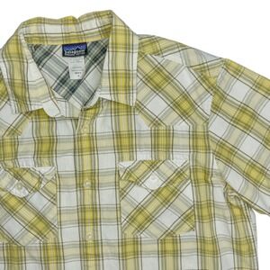 VTG Patagonia Three Trees Embroidered Shoulder Men's M Yellow Plaid Short Sleeve